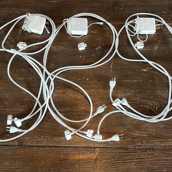 Apple Mac Pro charger, 2 cable extensions, 2 power inserts. - Picture 1 of 5
